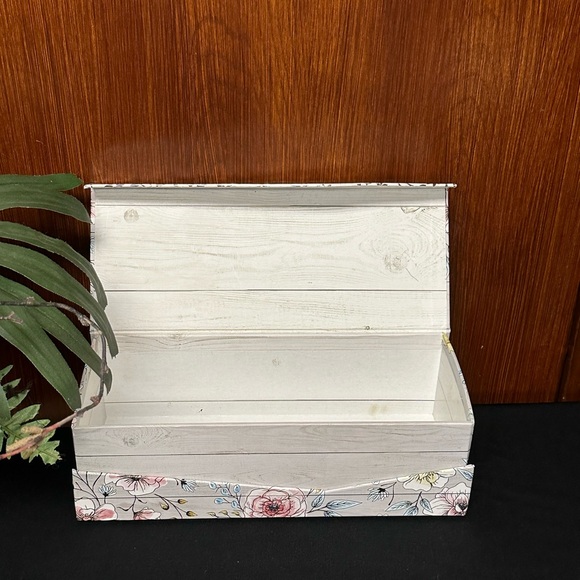 3 Decorative Storage magnetic flip boxes - Picture 15 of 16